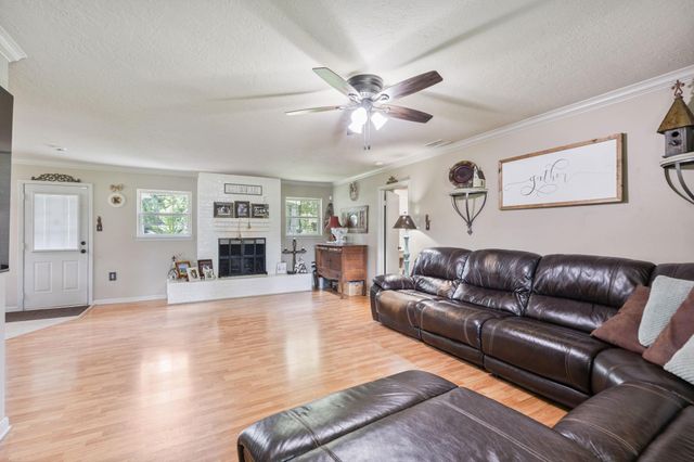 1129 Darby Loop, Conroe, TX 77385