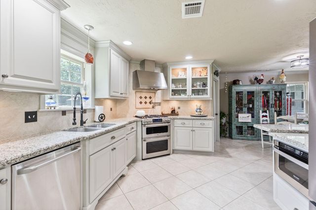 1129 Darby Loop, Conroe, TX 77385