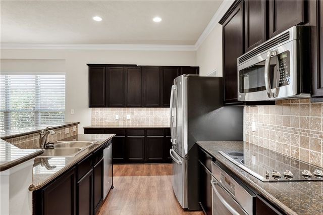 1736 Twin Pond Circle, College Station, TX 77845