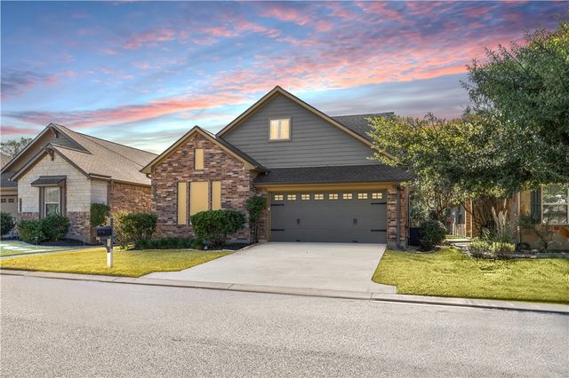 1736 Twin Pond Circle, College Station, TX 77845