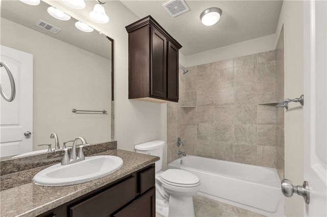 1736 Twin Pond Circle, College Station, TX 77845