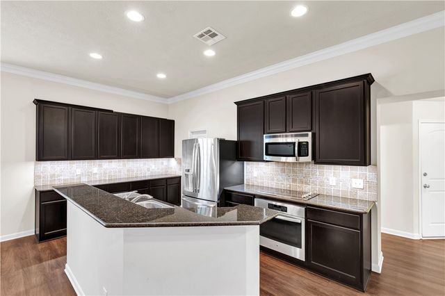 1736 Twin Pond Circle, College Station, TX 77845