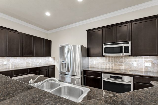 1736 Twin Pond Circle, College Station, TX 77845