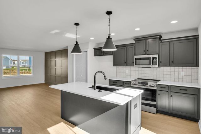 24 AMERICAN AVE, Carlisle, PA 17015