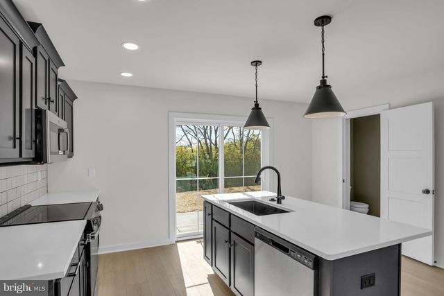 24 AMERICAN AVE, Carlisle, PA 17015