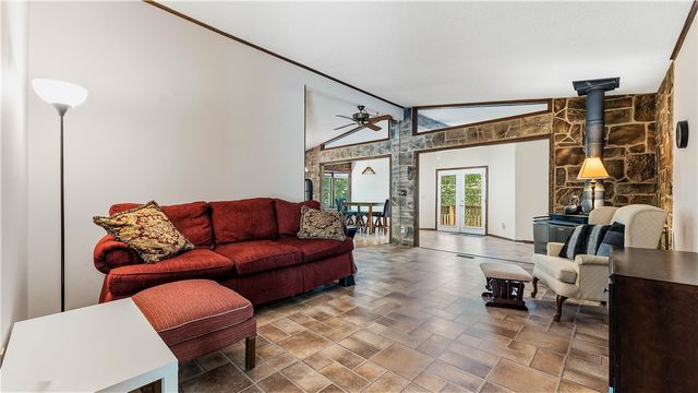 17 Wentworth Drive, Bella Vista, AR 72715