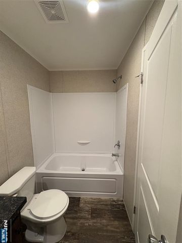 131 Elm, Lodi, NJ 07644