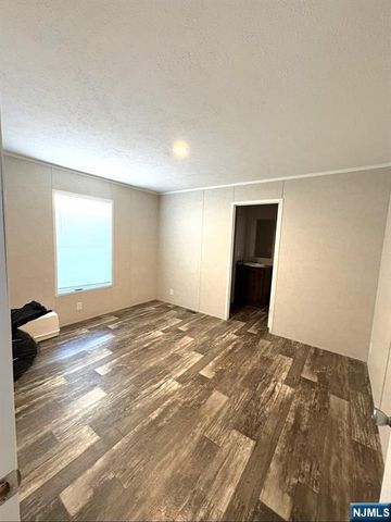 131 Elm, Lodi, NJ 07644