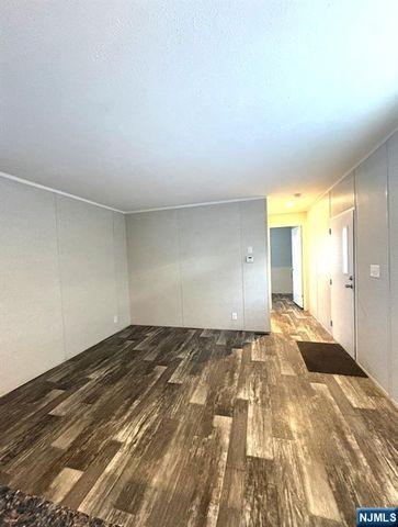 131 Elm, Lodi, NJ 07644