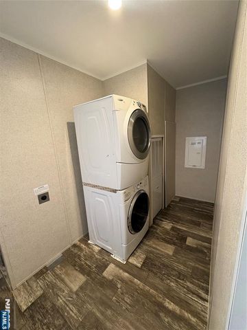 131 Elm, Lodi, NJ 07644