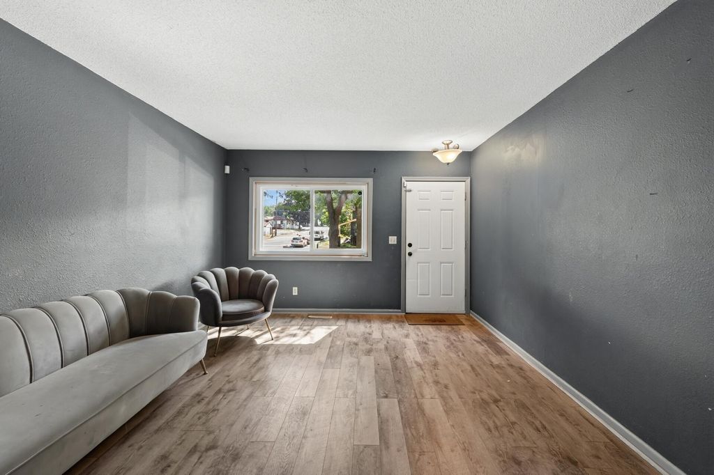 995 Rose Avenue E, Saint Paul, MN 55106 — photo 3