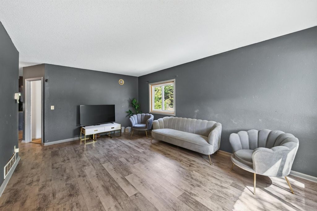 995 Rose Avenue E, Saint Paul, MN 55106 — photo 5