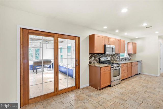 515 PINE HILL DR, Pine Grove, PA 17963
