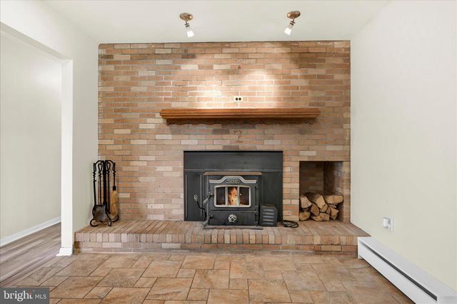 515 PINE HILL DR, Pine Grove, PA 17963