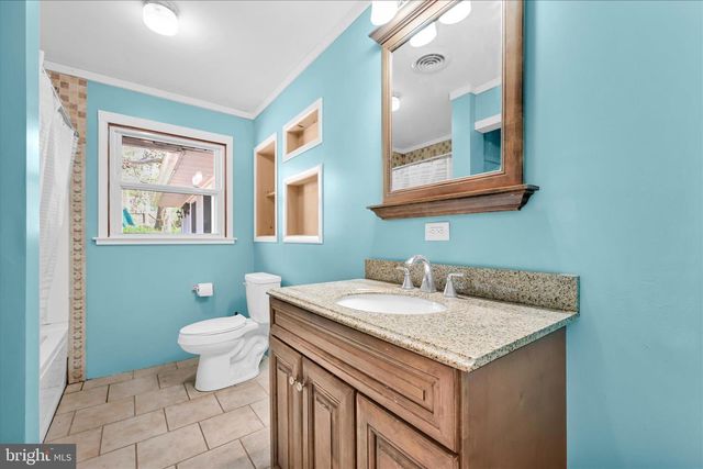 515 PINE HILL DR, Pine Grove, PA 17963