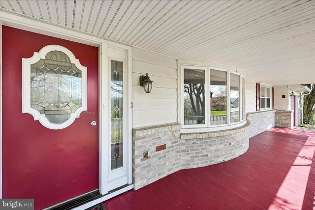 515 PINE HILL DR, Pine Grove, PA 17963