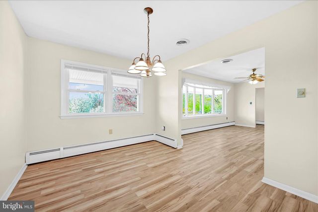 515 PINE HILL DR, Pine Grove, PA 17963