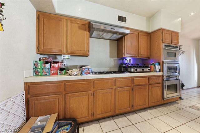 2921 Autumn Haze Lane, Las Vegas, NV 89117