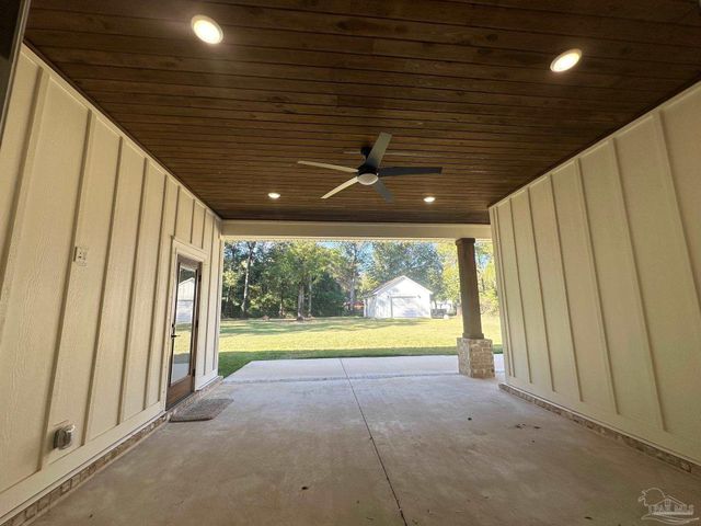 4825 Royal Pines Dr, Pace, FL 32571