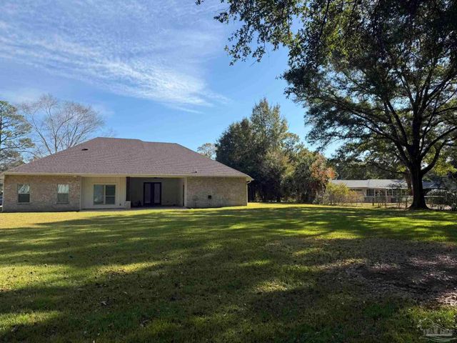 4825 Royal Pines Dr, Pace, FL 32571