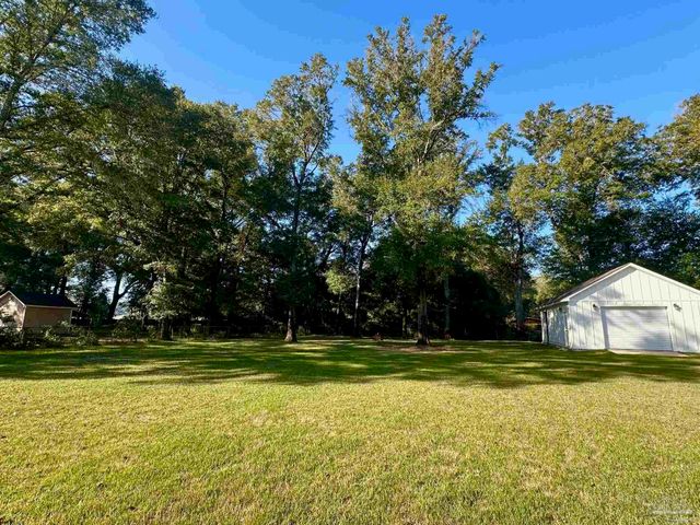 4825 Royal Pines Dr, Pace, FL 32571