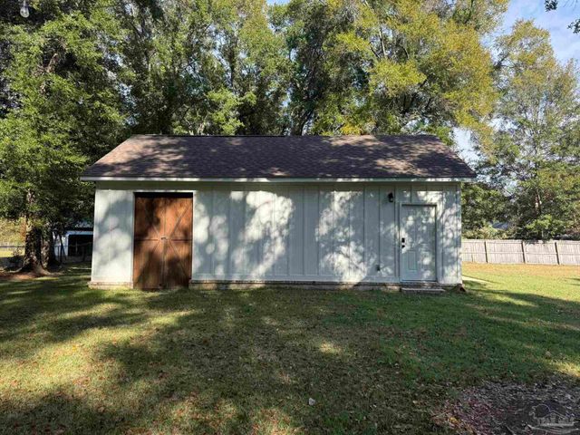 4825 Royal Pines Dr, Pace, FL 32571