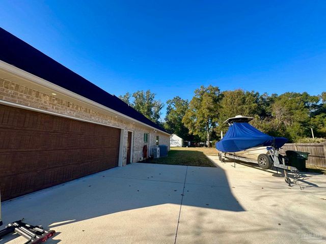 4825 Royal Pines Dr, Pace, FL 32571