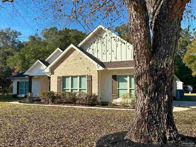 4825 Royal Pines Dr, Pace, FL 32571