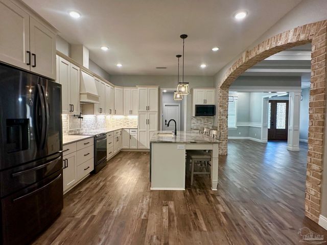 4825 Royal Pines Dr, Pace, FL 32571