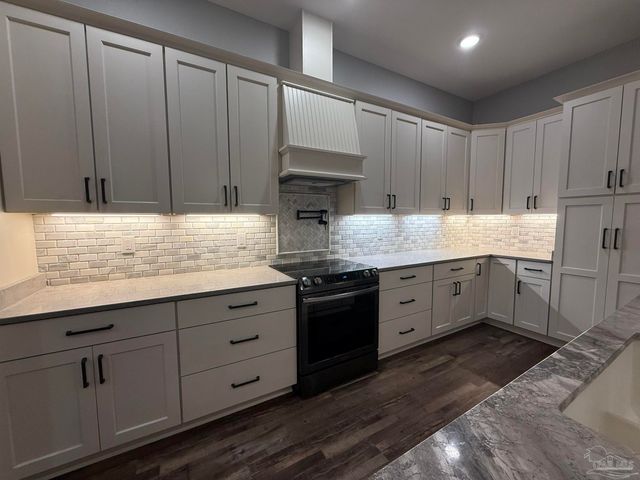 4825 Royal Pines Dr, Pace, FL 32571