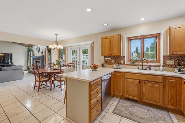 321 Morgan Lane, Beaver Dam, WI 53916