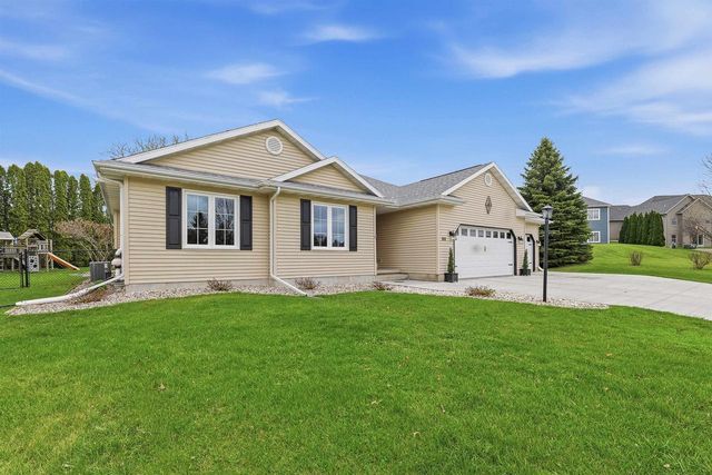 321 Morgan Lane, Beaver Dam, WI 53916