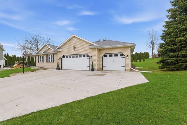 321 Morgan Lane, Beaver Dam, WI 53916
