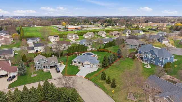 321 Morgan Lane, Beaver Dam, WI 53916