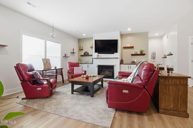 1839 Top Sail Court, Kingsport, TN 37664