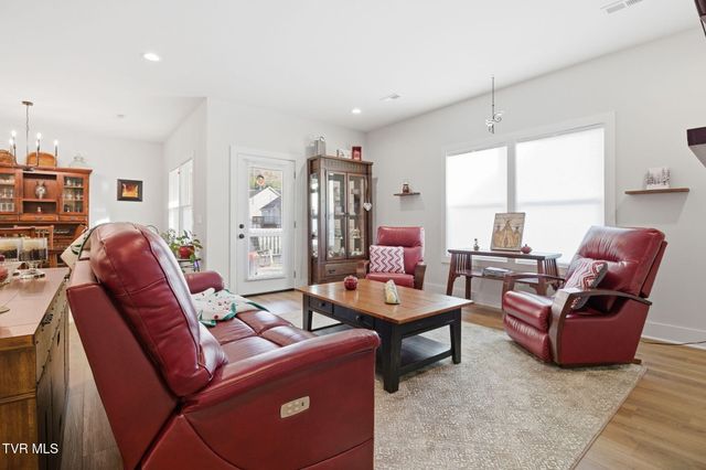 1839 Top Sail Court, Kingsport, TN 37664