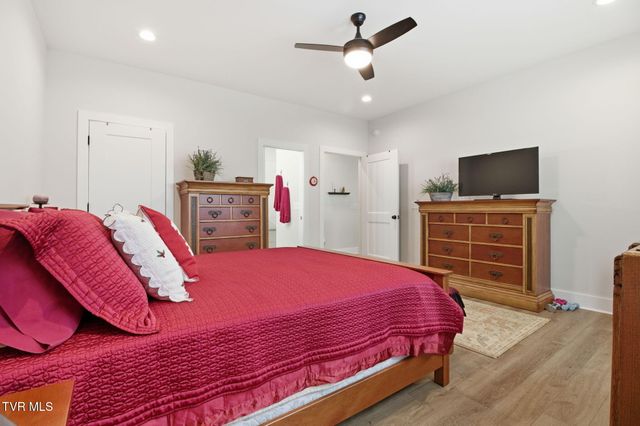 1839 Top Sail Court, Kingsport, TN 37664