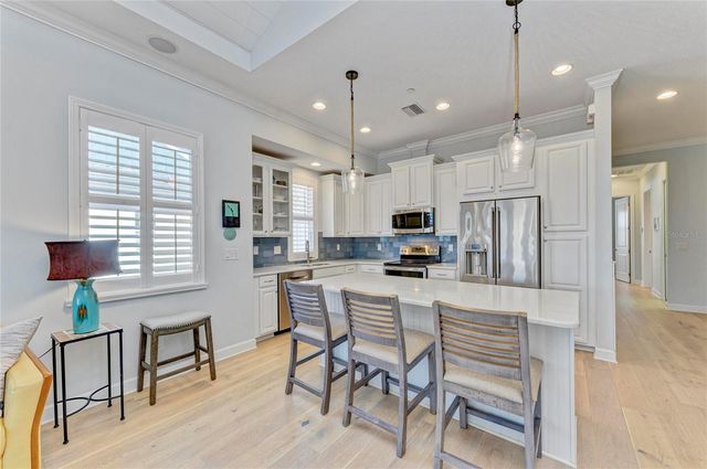 348 SAPPHIRE LAKE DRIVE 201, Bradenton, FL 34209