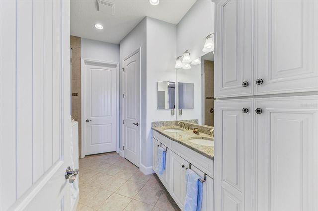348 SAPPHIRE LAKE DRIVE 201, Bradenton, FL 34209