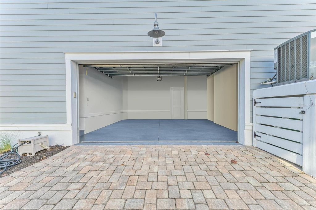 Image 46 of property listing at 348 SAPPHIRE LAKE DRIVE 201, Bradenton, FL 34209