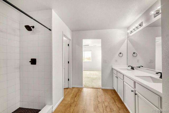 919 N Undergrove Way, Aurora, CO 80018