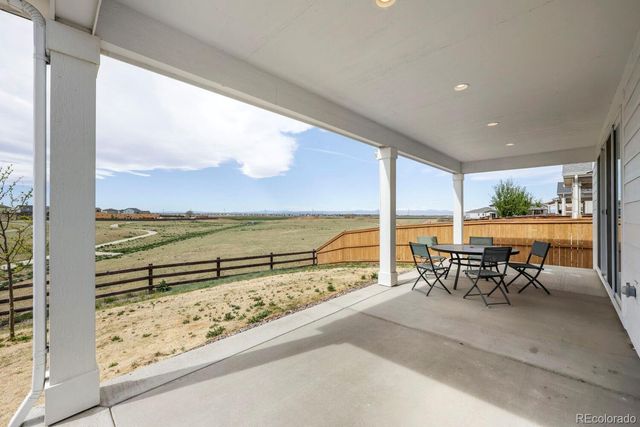 919 N Undergrove Way, Aurora, CO 80018