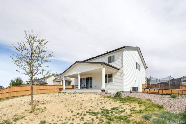 919 N Undergrove Way, Aurora, CO 80018