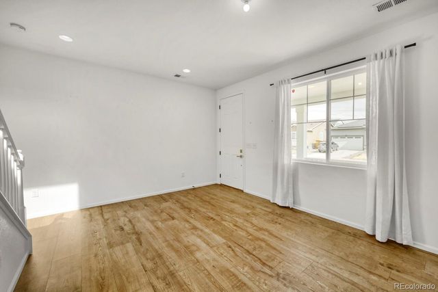 919 N Undergrove Way, Aurora, CO 80018