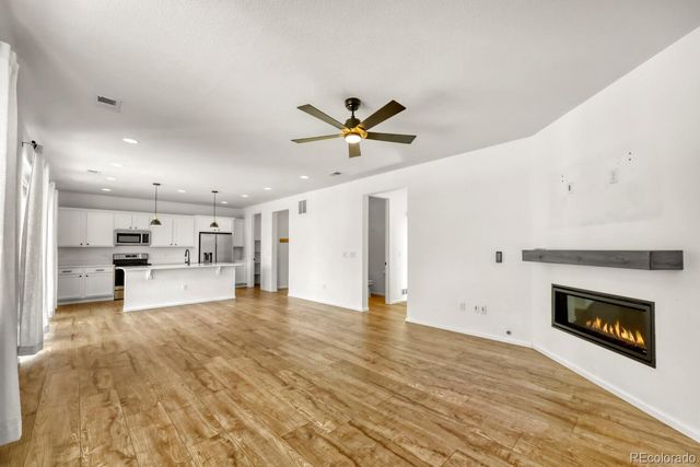 919 N Undergrove Way, Aurora, CO 80018