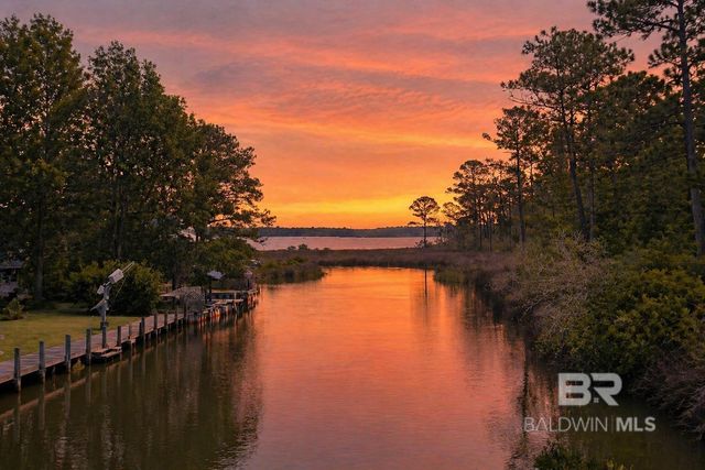 10233 Bayou Circle, Fairhope, AL 36532