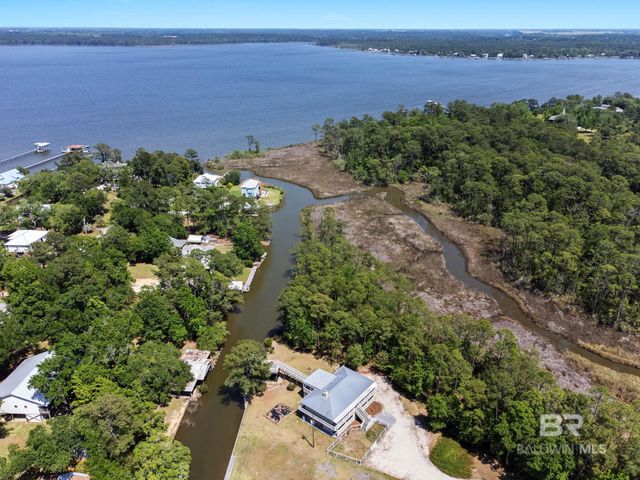 10233 Bayou Circle, Fairhope, AL 36532