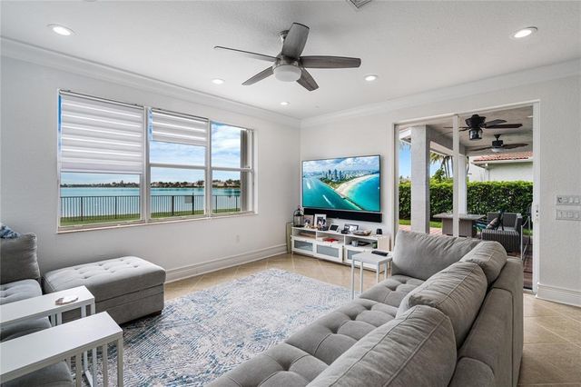 5197 SW 183rd Ave, Miramar, FL 33029