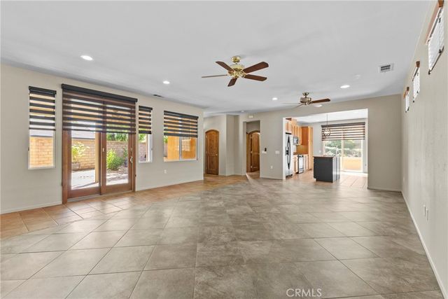 196 Four Seasons Boulevard, Hemet, CA 92545