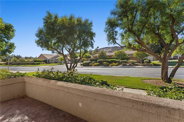 196 Four Seasons Boulevard, Hemet, CA 92545